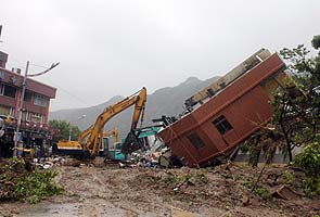 Powerful typhoon Usagi hits Taiwan, Philippines; thousands evacuated