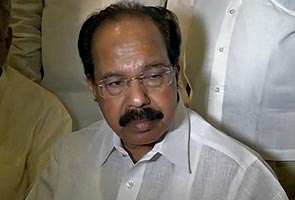 Oil Minister M Veerappa Moily to travel by public transport every Wednesday