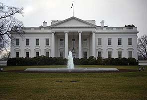 Man throws firecrackers over White House fence