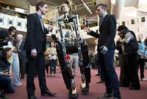 'Bionic man' makes debut at Washington's Air and Space Museum