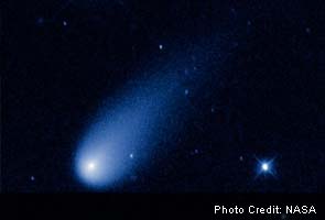 Dazzling comet ISON may be dying