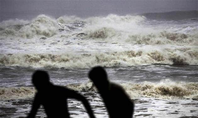 Cyclone Phailin: Over seven lakh evacuated in Odisha, officials on high alert