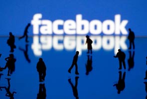 Facebook works to warn users about violent content 