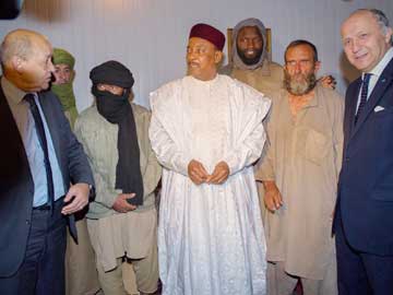 Four Frenchmen head home after three-year kidnap ordeal in Niger