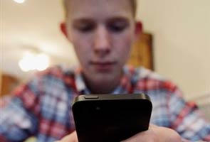 Docs urge limits on kids' texts, tweets, internet