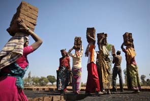 30 million people are slaves, half in India: survey 