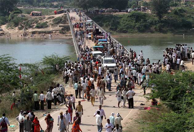 Madhya Pradesh stampede toll rises to 115, Congress demands Chief Minister's resignation