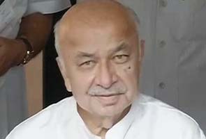 Sushil Kumar Shinde likely to visit Kashmir on Tuesday