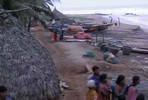 Cyclone Phailin: Kiran Kumar Reddy takes stock of situation in Andhra Pradesh