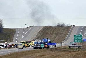 Train carrying oil, liquid petroleum gas derails in Canada