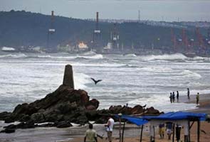 Cyclone Phailin peters out, relief camps in Andhra Pradesh shut