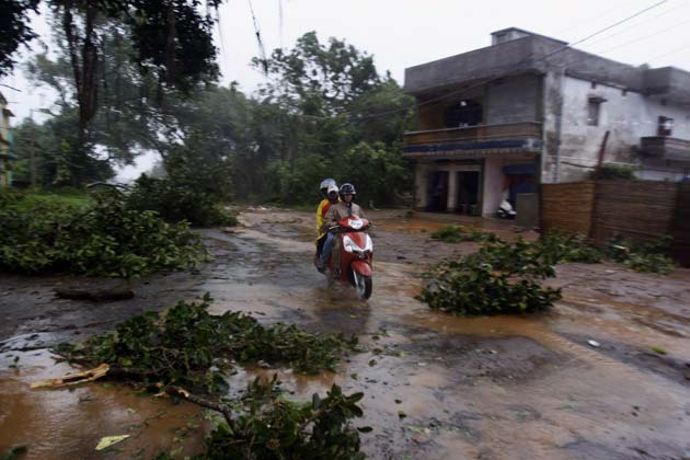 Glass, wood, asbestos sheets flew as Cyclone Phailin struck Gopalpur