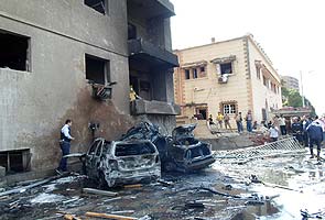Car bomb near Egypt army intelligence building wounds six