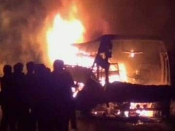 44 killed in fire on bus travelling from Bangalore to Hyderabad