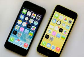 Fewer iPhone 5C sold than expected, but 5S is scarce: Verizon Communications