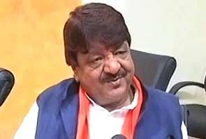 Poll panel cautions Madhya Pradesh minister Kailash Vijayvargiya for violating model code of conduct