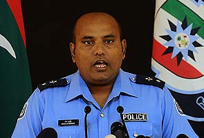 Police force postponement of Maldives vote