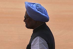 Prime Minister Manmohan Singh arrives in Frankfurt on way to India