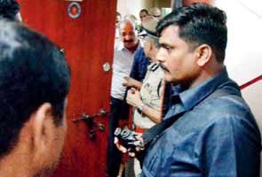Mumbai man kills parents, then gases himself