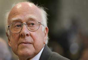 Nobel physics laureate Peter Higgs 'overwhelmed'