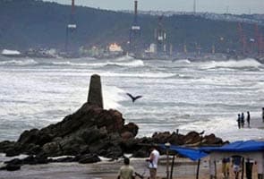 Cyclone Phailin: Over one lakh people evacuated in three Andhra Pradesh districts