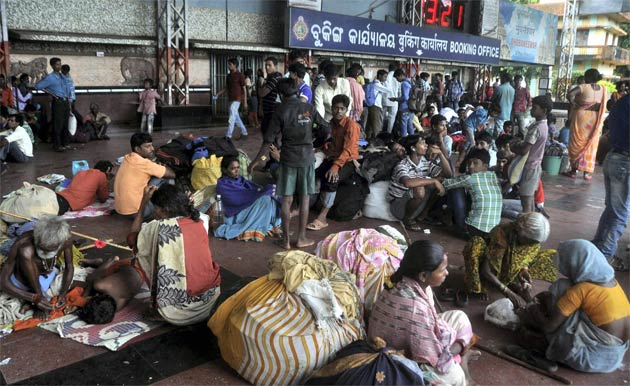 Cyclone Phailin: East Coast Railway resumes train services