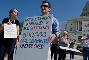 US shutdown: House of Representatives approves backpay for government workers
