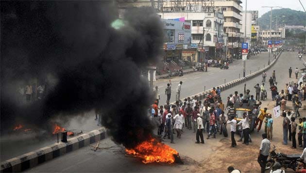 Telangana fallout: Three Union ministers resign, huge protests in Seemandhra