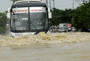 Typhoon Nari hits Vietnam, 122,000 people evacuated