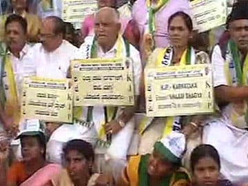 Karnataka's 'wedding gift' for Muslim girls provokes opposition protests 