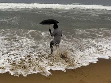 Cyclone Helen to make landfall shortly, heavy rains lash coastal Andhra Pradesh