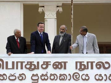 David Cameron faces protests in former Sri Lanka war zone