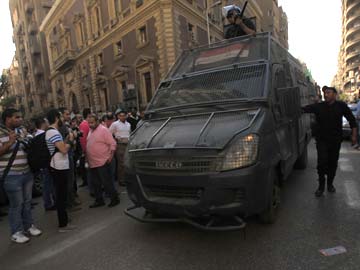 Egyptian police fire water cannon on protesters