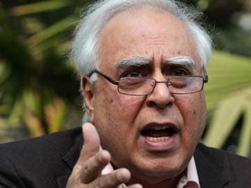 Kapil Sibal proposes bill to keep criminals away from politics 