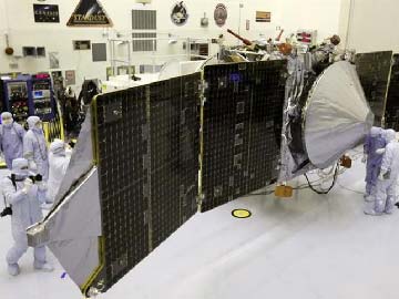 NASA spacecraft poised to launch for clues on Martian air