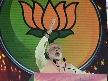 Congress complains to poll panel over Narendra Modi's 'khooni panja', 'jalim haath' barb
