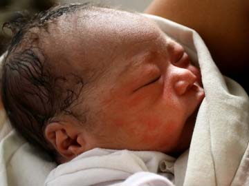 'Miracle' baby born in Philippines typhoon rubble