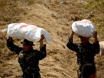 Aid operations pick up pace in typhoon-hit Philippines