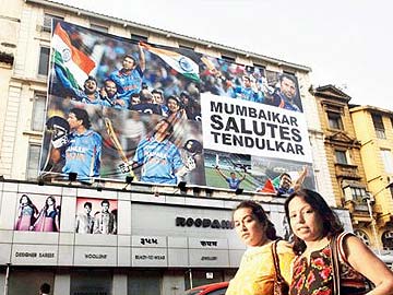 Ministers want to felicitate Sachin Tendulkar with autographs!