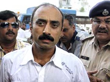 Suspended IPS officer Sanjiv Bhatt writes to Narendra Modi, demands higher security