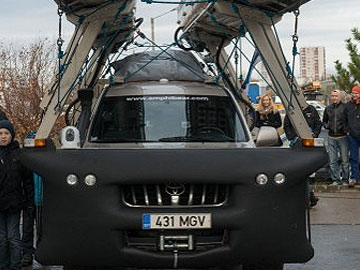 Amphibious car leaves Estonia on land and water trip around the globe