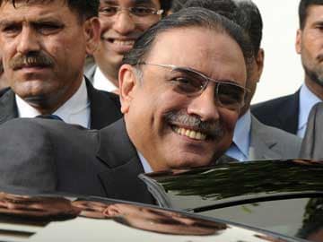 Pakistan government says can't reopen graft cases against Asif Ali Zardari