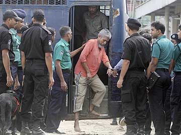 Bangladesh sentences 152 to death for 2009 mutiny