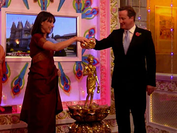 David Cameron, wife celebrate Diwali in London