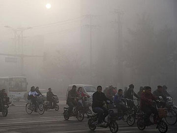 China to close schools, stop outdoor activities during heavy smog