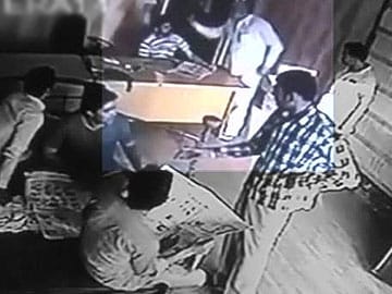 Haryana leader assaults toll plaza manager in Gurgaon