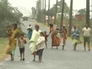 'Very severe' cyclone Lehar to make landfall in Andhra Pradesh on Thursday 