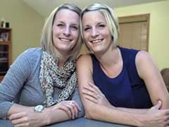 Identical twins share breast cancer, rare surgery