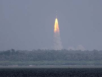 Narendra Modi congratulates ISRO on Mars mission