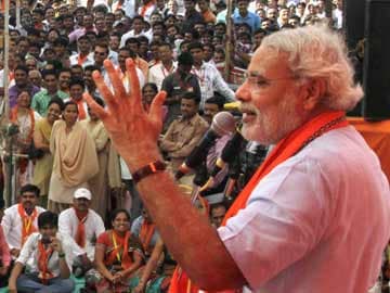 Who's the bigger crowd-puller? Narendra Modi takes on Rahul Gandhi